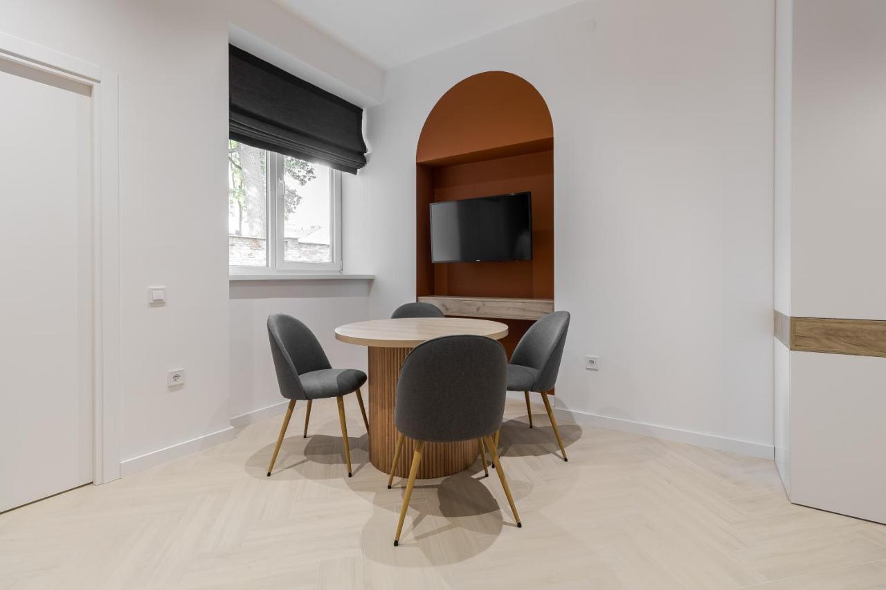 Inshiapartments On Ferentsa Lista Str Lviv Extérieur photo